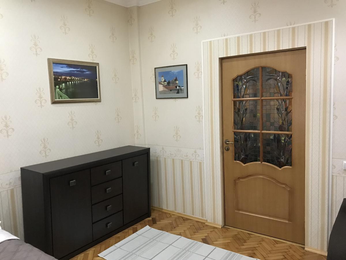 Large Apartment In The City Center Mukachevo Exterior foto