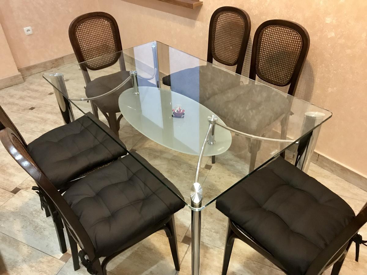 Large Apartment In The City Center Mukachevo Exterior foto