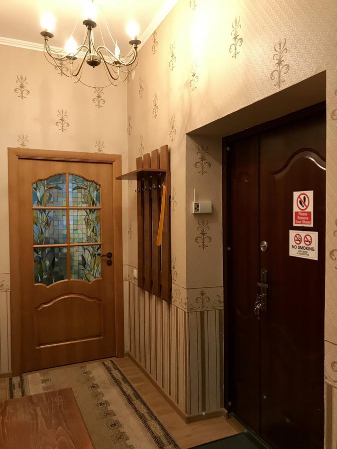 Large Apartment In The City Center Mukachevo Exterior foto